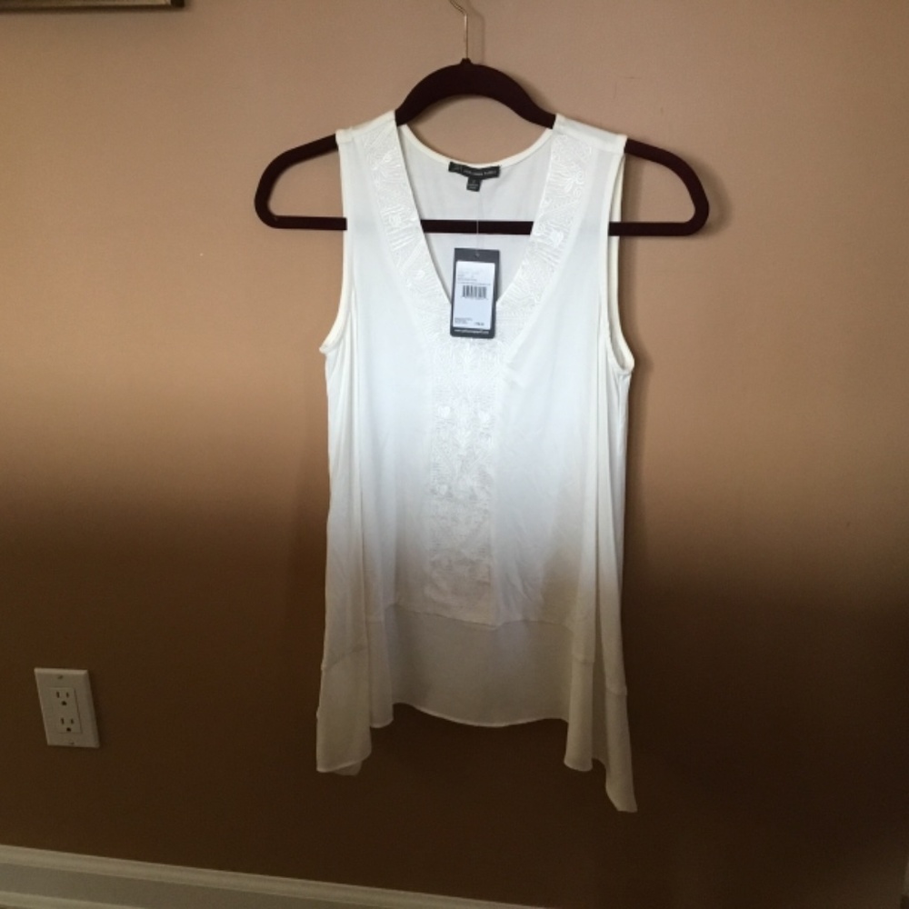 Adrianna Papell  sleeveless sharkbite top